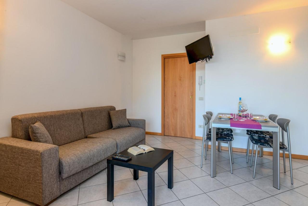 Appartement 6 Happiness à Toscolano Maderno Extérieur photo
