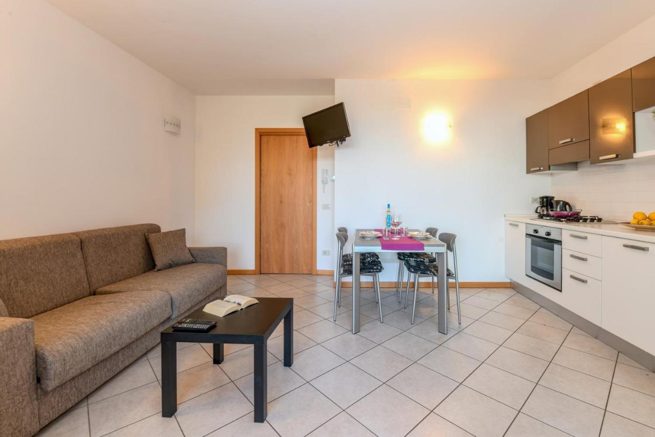 Appartement 6 Happiness à Toscolano Maderno Extérieur photo